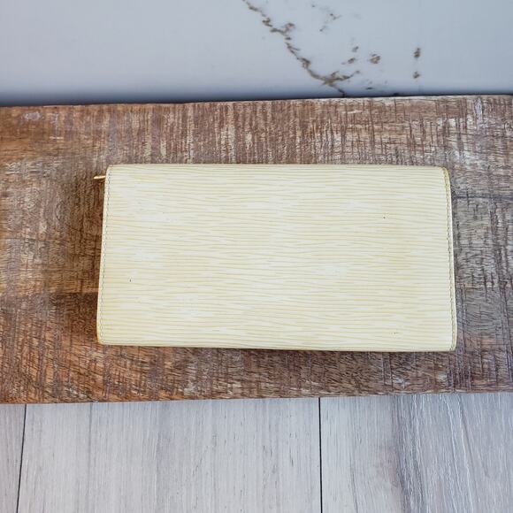 Louis Vuitton Wallet Epi Leather Butter Yellow French Flap VTG Compact Clutch LV - Picture 4 of 13